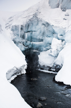 viatorr:  Icecave (by oskarragnarsson) 