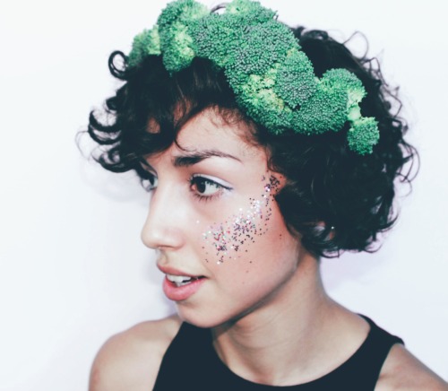 boyswanna-be-her:  robotgetsfit:  altruisticmisanthrope:  broccoli floret crowns are better than flower crowns   boyswanna-be-her D:  Omg yes