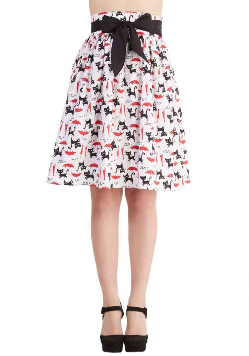 plus-sized-fashion:Designer Dreams Skirt in CatwalkSee what’s on sale from ModCloth on Wantering.