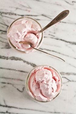 cars-food-life:Strawberry Ice Cream.