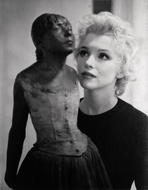 lottereinigerforever:  Marilyn Monroe admiring a Degas’ statue by Joshua Logan 