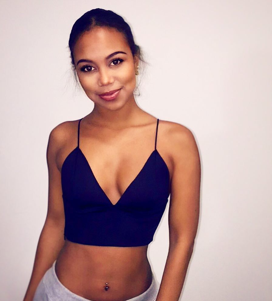 internetbaddies:  Sarah Mark