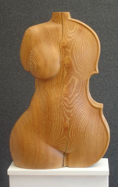 curvee-org:  Amazing Curvy Sculptures &amp; Figurines. For more see the Curvee