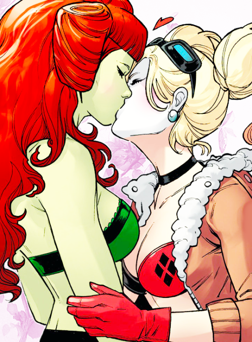 wildstorm:↳ Harley Quinn &amp; Pamela Ysley in DC Bombshells #54