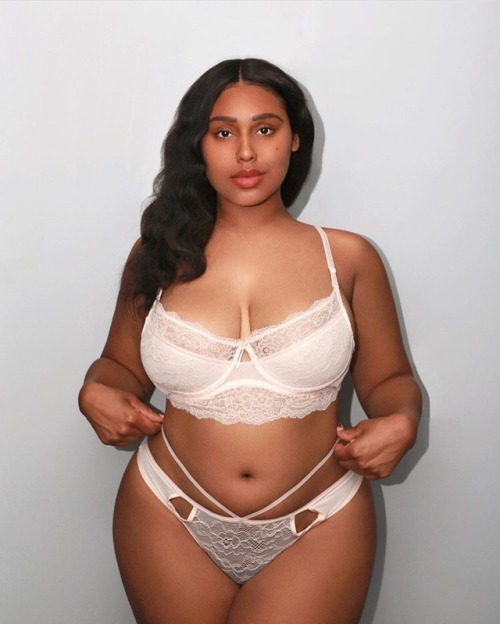 curvynation:  @oshawaiters