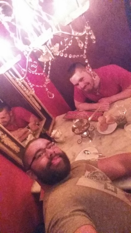 noodlesandbeef:  Birthday fun continues…Tonight, lilpup is taking me to The Stinking Rose in SF. Everything has garlic….It’s amazing