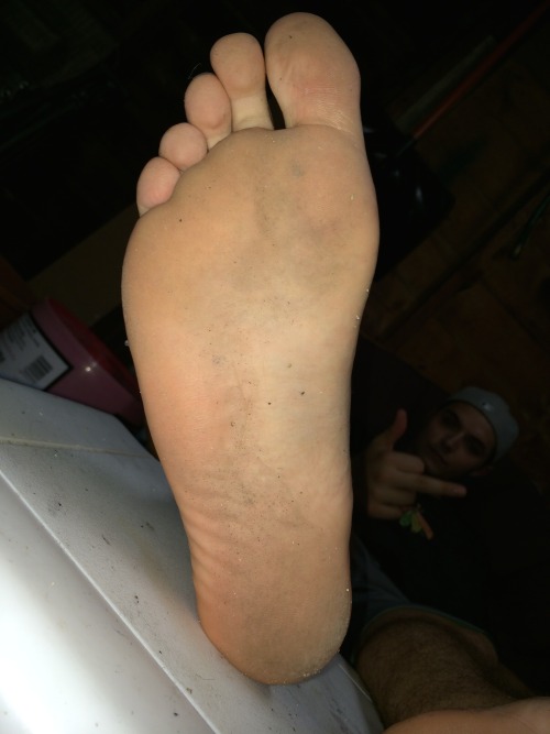 dirtycollegeboyfeet: jfeet14: omgwhatthefunkus: Can’t stop jerking to these feet. :P *drool* :P W