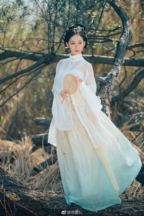 cuudeli:It’s been so long ;) Traditional Chinese Hanfu.