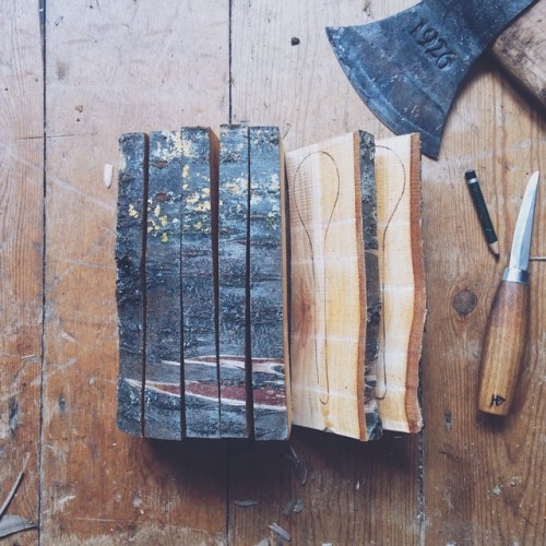 thewoundedknee:  hatchetandbear: 7 spoons for a family of 7. All made from the same wild cherry tree. #family