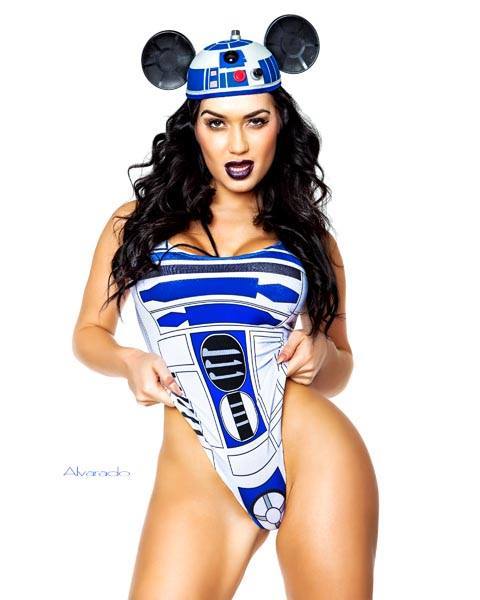 lady-war-of-the-ring-stars:  justforthemojitos:lady-war-of-the-ring-stars Woo!