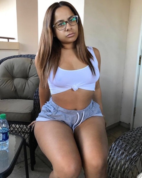thickaddiction:  https://www.instagram.com/cierarogers