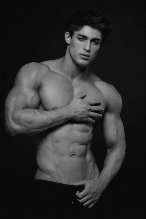 mormich:  kyletrevor:  David Lurs, model from Moscow, Russia     http://mormich.tumblr.com/
