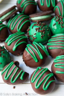 nom-food:  3 Ingredient mint oreo truffles