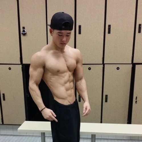 yumyumasianhunks:  yum yum Asian hunks. check out my blog