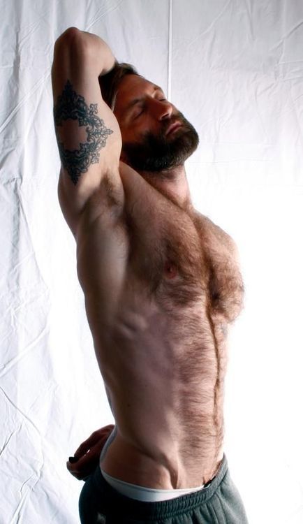 hairy-chests:  Hairy-ChestModelG