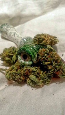 cannabism:  This is my favorite pipe! (and