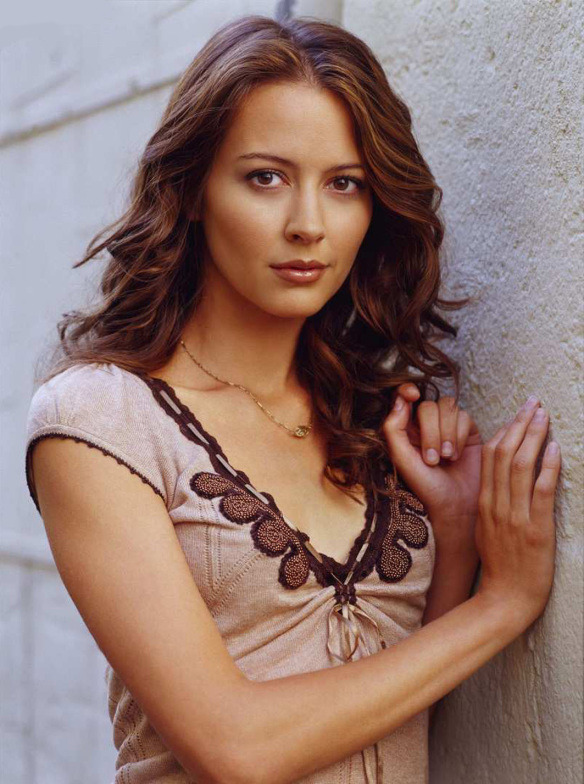 onlycelebrities:  Amy Acker