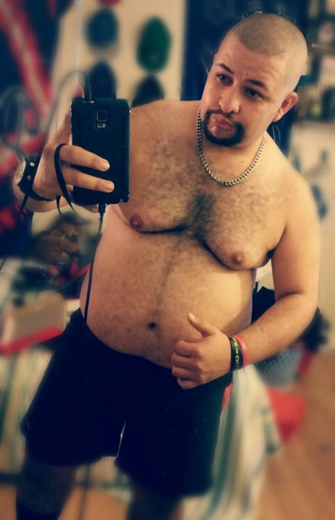 jay-braham:  #Chubbylicious were men celebrate their chubbyness … add us on Facebook or add me so I can add you #JayBraham