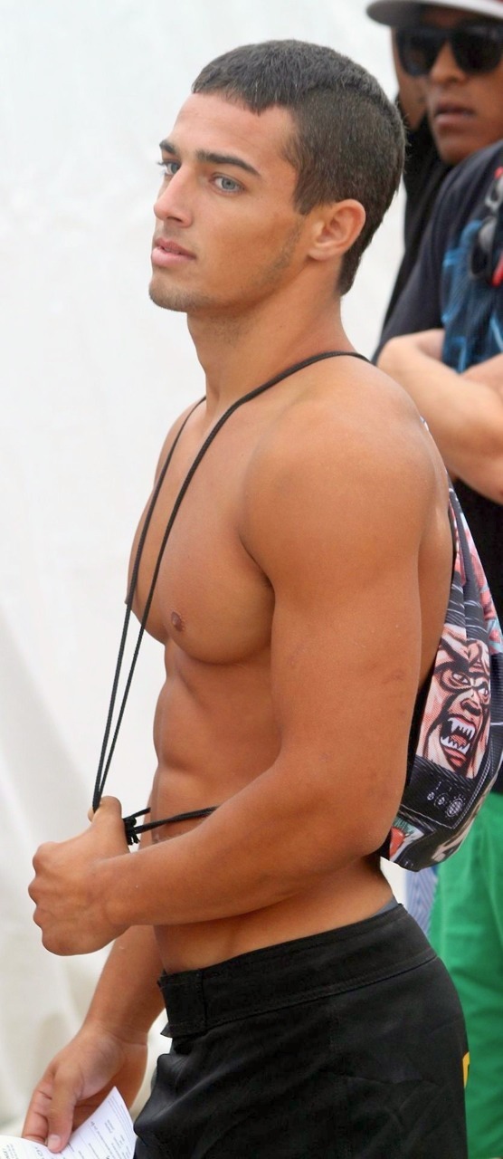 randomjocks:Nice muscular jock