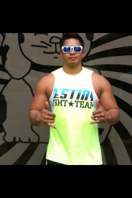 dallasltn35:  dlmuscle:  dlohayn:  Yum-MEEE! Who is this?  Hottie   Nice ass