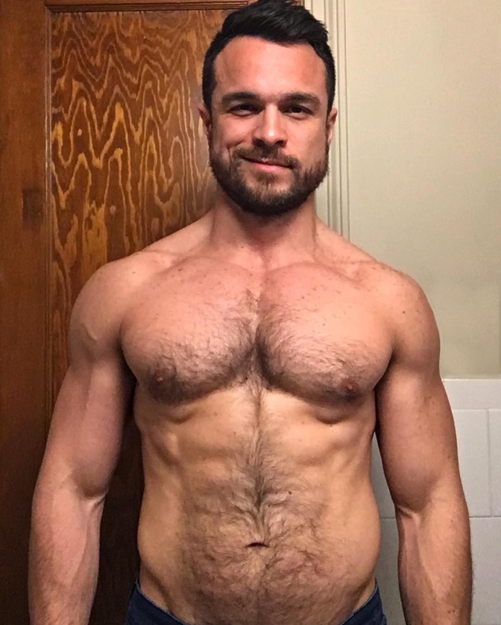 bearmuscleworship:  Hey handsome 