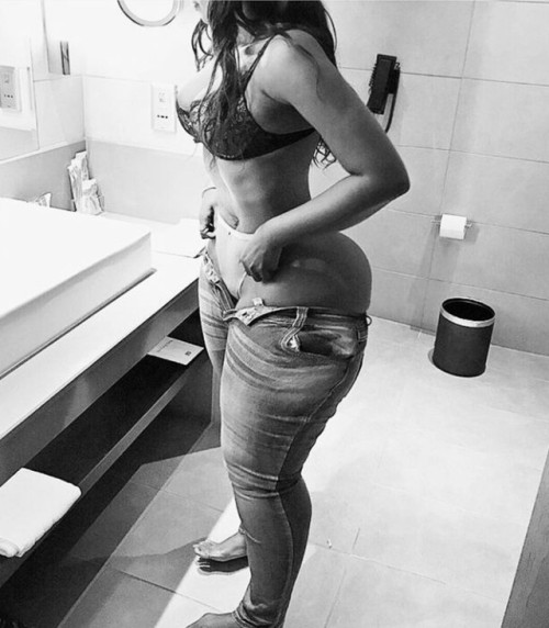 jazziedadd:  DeliciouslySexy. Curvy. BootiDelicious    Visions 🎶🎶 