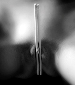 femalegenitalsandm:  Her clit in chopstick