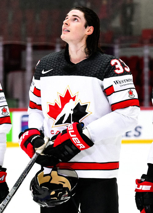 gabelandeskog:Italy vs Canada - 2022 IIHF Ice Hockey World Championship | May 15, 2022