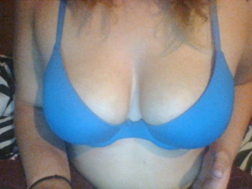 eatmypussyalways: Anyone wanna watch me have a little fun with myself tonight?