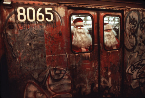 the-night-picture-collector:Mischa Erwitt, Subway, NYC, 1988