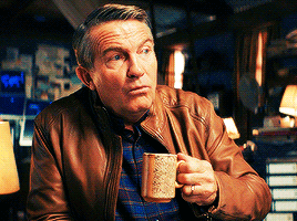 julielilac:The Master and the Doctor’s companions drink together and have a chat about the Doctor. 