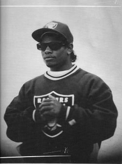 ashleeykillss:  Rest in peace Eazy E! Hope