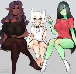 scasblog:  Stockings, bare or socks?Respectively Vanessa @therealfunk​‘s , Juno @bard-bot​‘s and Nina (mine)