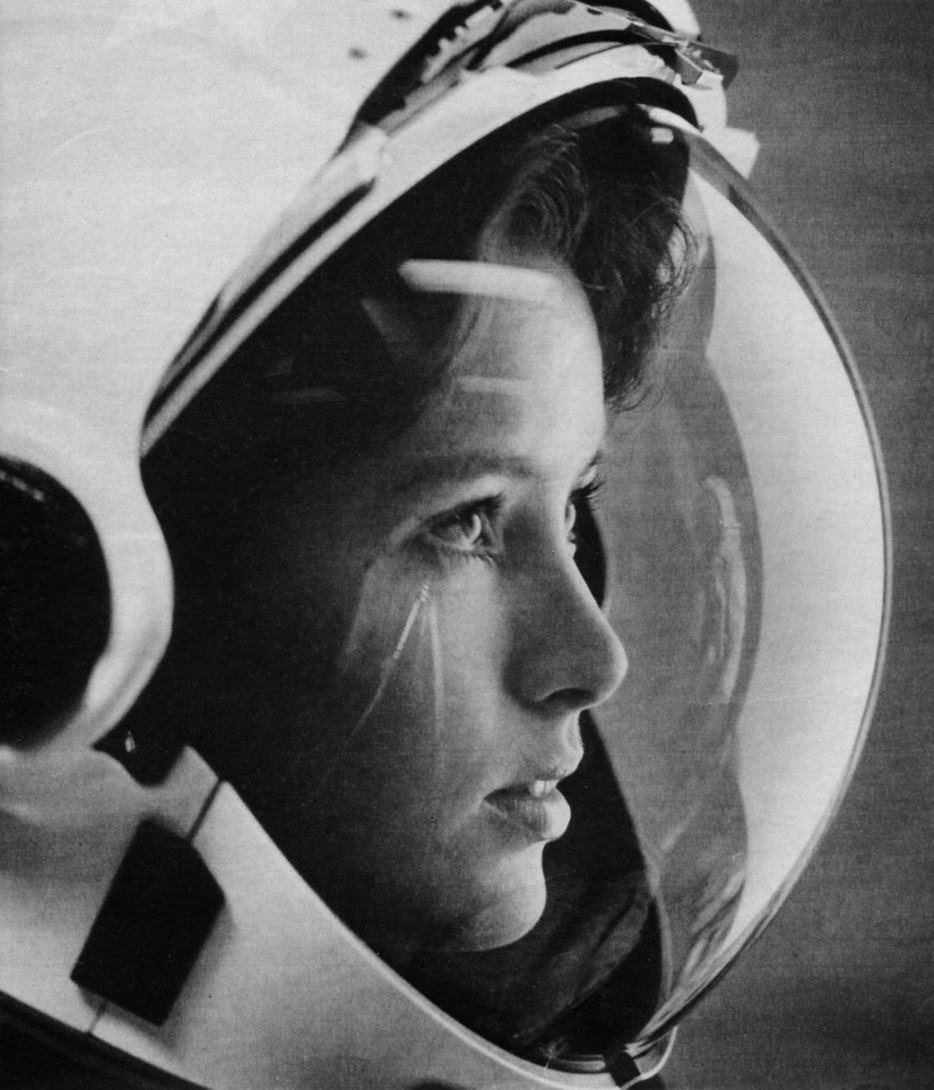 indypendent-thinking:  Anna Fisher, astronaut, with stars in her eyes on the cover