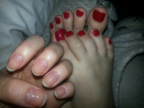 gonewithscarlett11:  Nude and red. Can’t wait for my toe nails to be longer