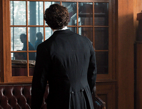 henrycavilledits:  HENRY CAVILL as Sherlock Holmes Enola Holmes (2020) | Black Coat