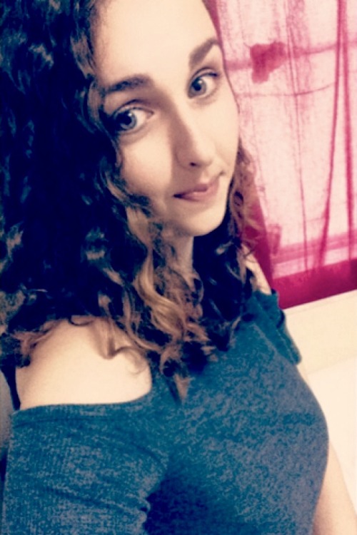 sexybritishllama:  i keep on trying to limit the number of clothes i have since i move back to the UK soon and need to fit everything i own into 1 suitcase but H&M sales keep on luring me in