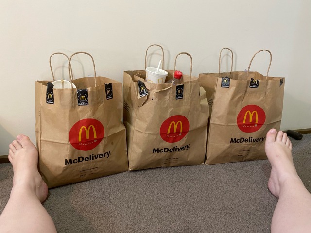 thicquex:Just the bags from 3 days in a row worth of McDonald’s delivery, 5000 calories in every one of those bags. And that was just my lunch.No wonder I’m speeding past my goal weights without even realising it, oops 🥺