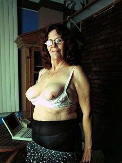 oldfatladies: Bizarre   Creampie   Asslicking  