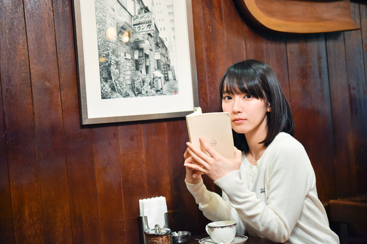 bookgirls:  (via 吉岡里帆 | 日刊SPA!) 