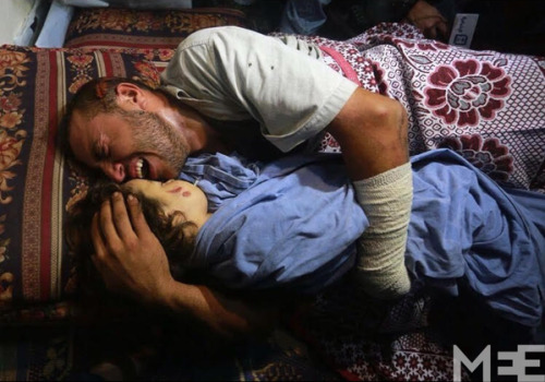 palestine29:angellovelia:pxlestine:Father of 3-year-old, Rahaf Hassan, bids farewell to his daughter