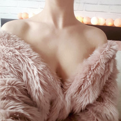 daintysilverfox:  Winter aesthetics 🎀  Fur coat : Kiabi (similar here)