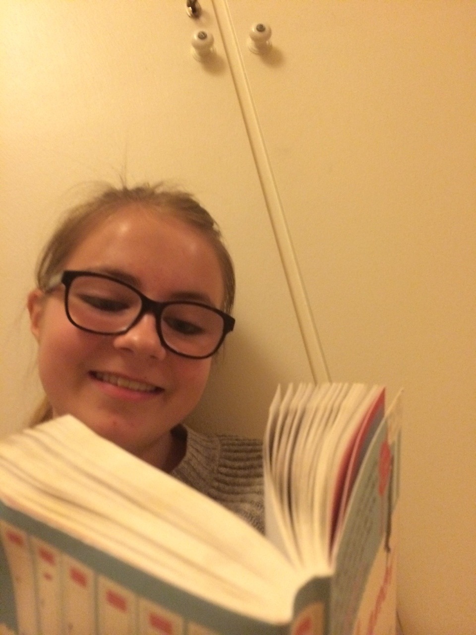 abnormal-vani:  apricool:  Reading “Eleanor &amp; Park”: A Story by Me  Exactly.