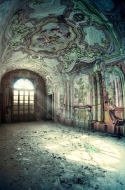 vintagepales:  abandoned buildings by   Aurélien Villette   