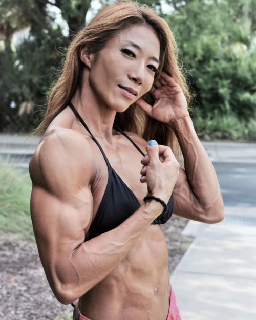asian-fit-girls:Eunice Oh