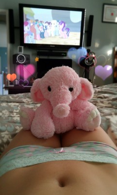 kittysmashh:I got a new stuffie and her name