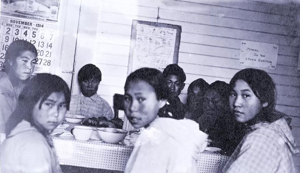 paradelle:lastrealindians:Inuit children at boarding school. The sign on the wall