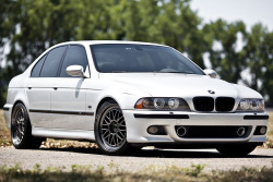 motoriginal:  my e39 m5 (by dkfx photography)