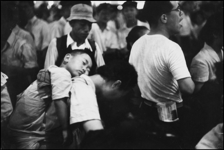 fotojournalismus:  Japan, 1951.Photographs by Werner Bischof