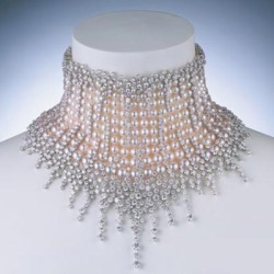 aperfumedpearl:  choked by Mikimoto 